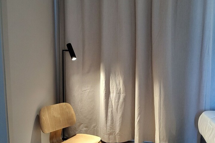 Room 13 of 33