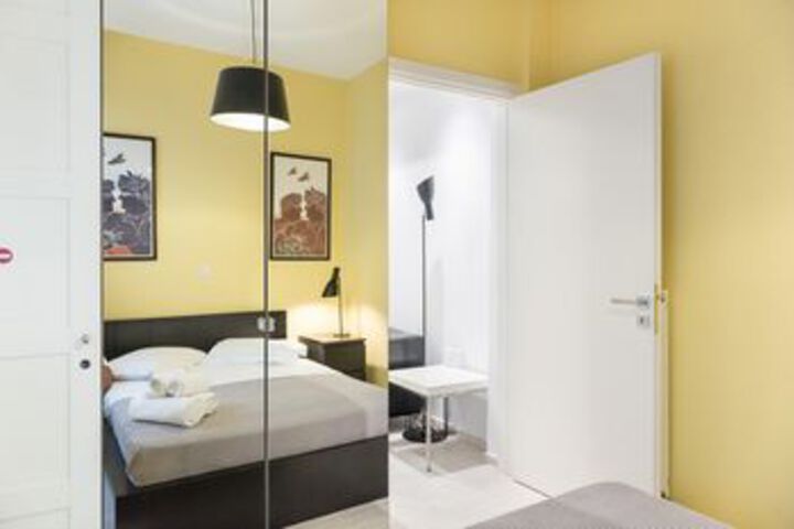 Room 21 of 33