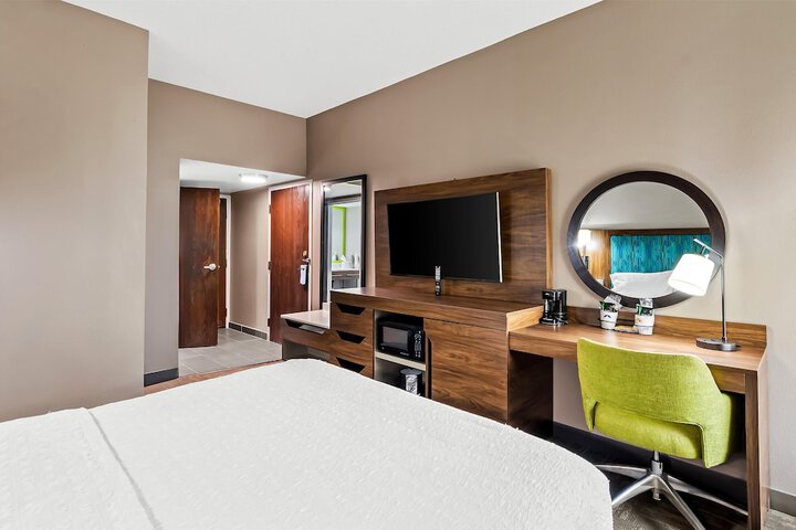 Room 9 of 46