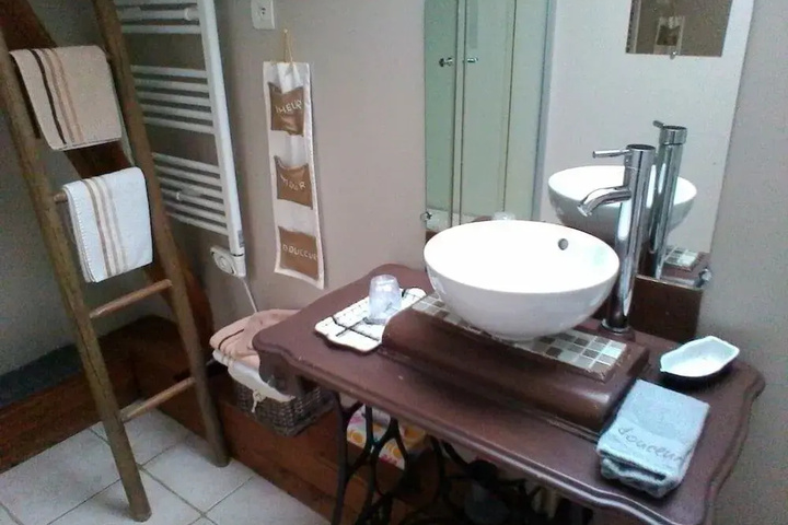 Room 6 of 6