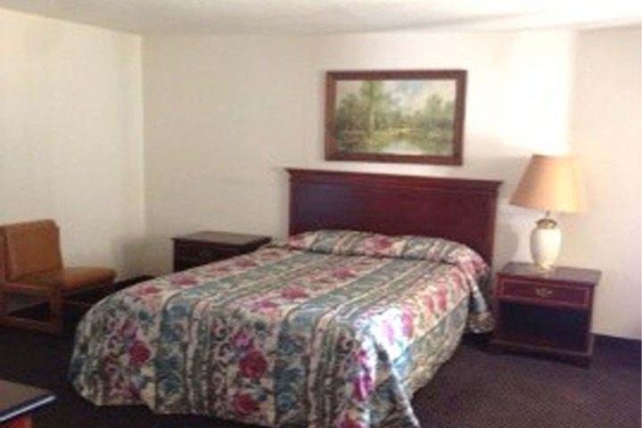 Room 5 of 15