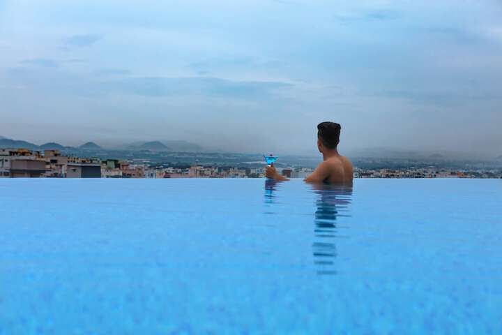 Pool 40 of 81