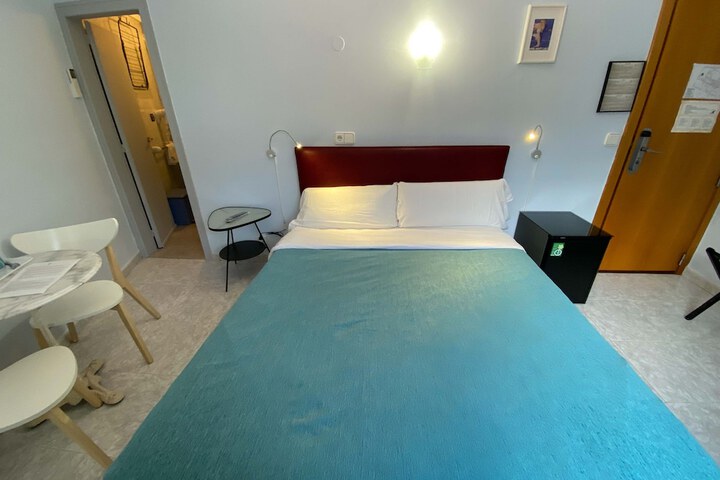 Room 9 of 63