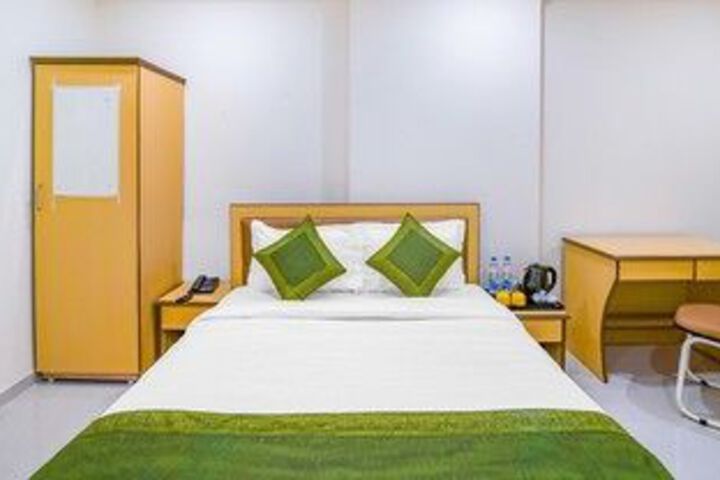 Room 10 of 31
