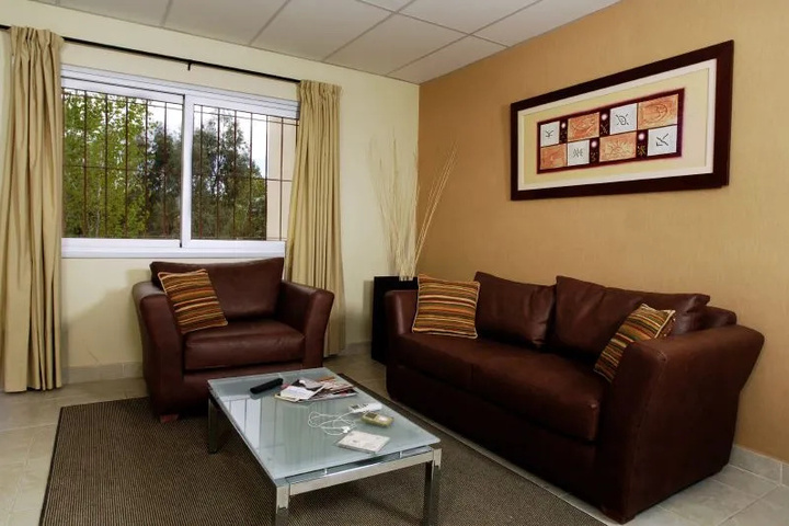 Room 4 of 12