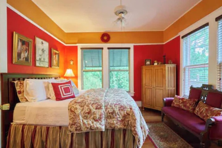 Room 3 of 78