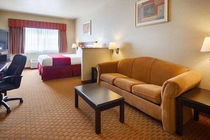 Room 6 of 14