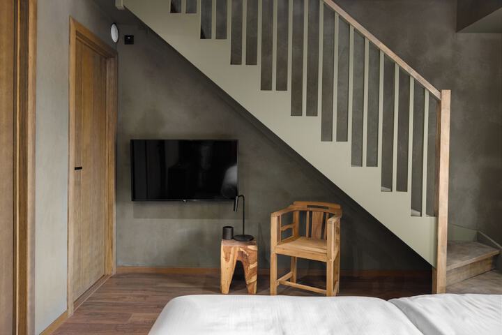 Room 7 of 27