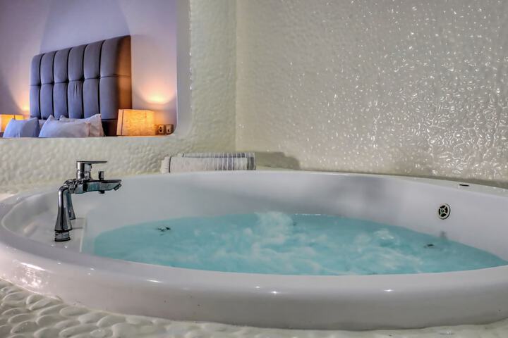 Hot Tub 87 of 110