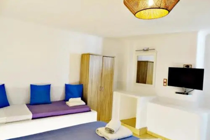 Room 4 of 17