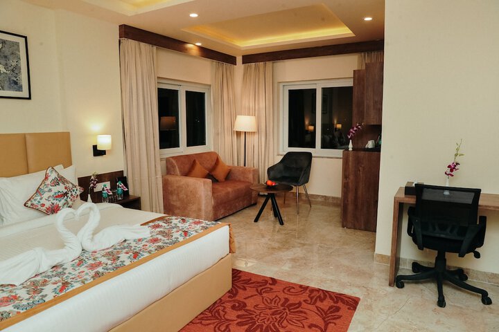 Room 16 of 33