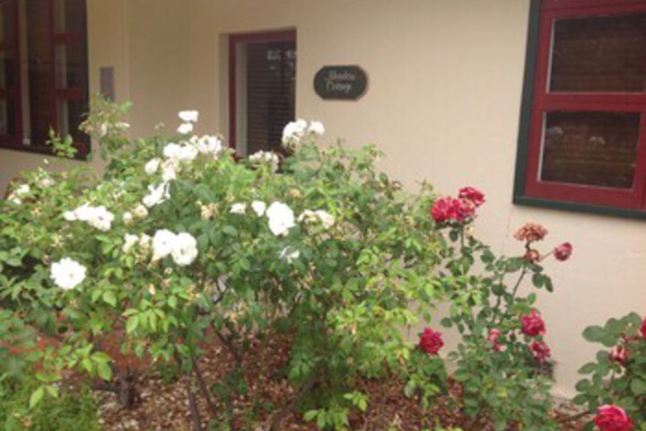 Hotel Exterior 6 of 22