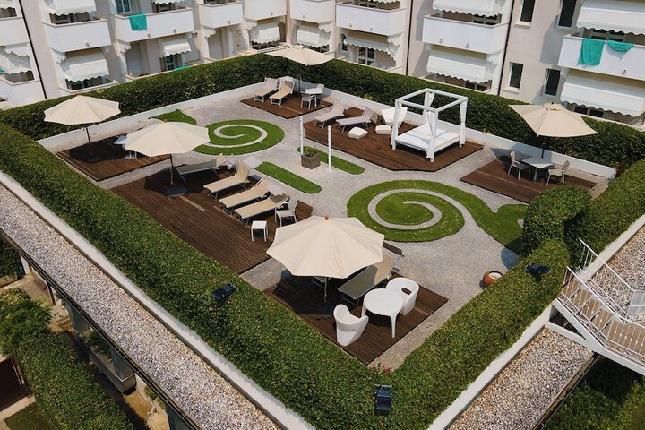 Hotel 33 of 33