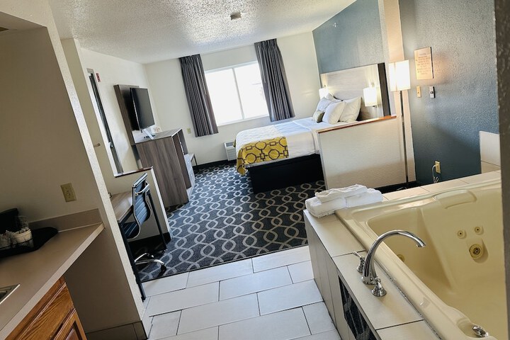 1 King Bed Mobility Accessible (29 of 29)