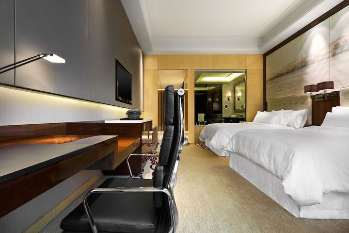 Room 9 of 95
