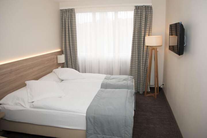 Room 21 of 53