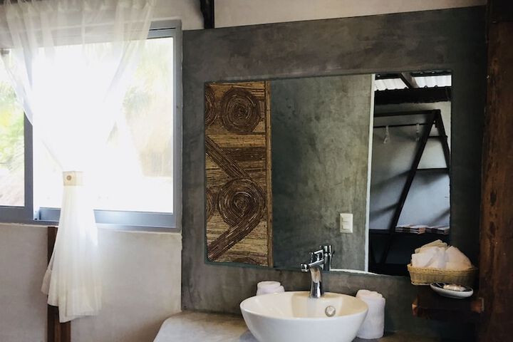 Room 16 of 32