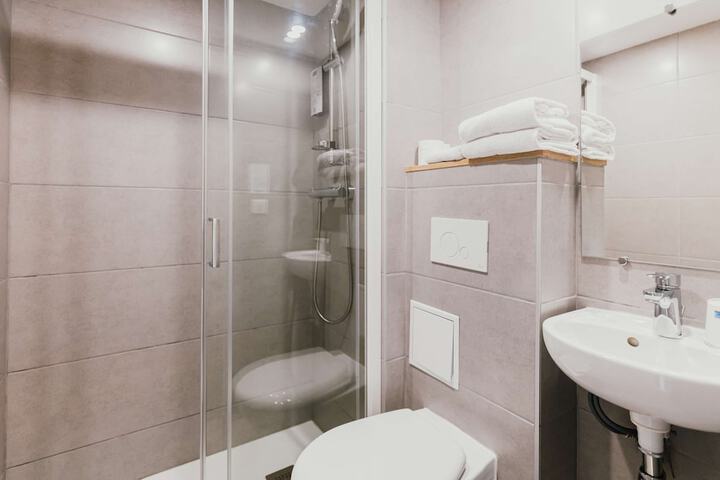 Room 18 of 46