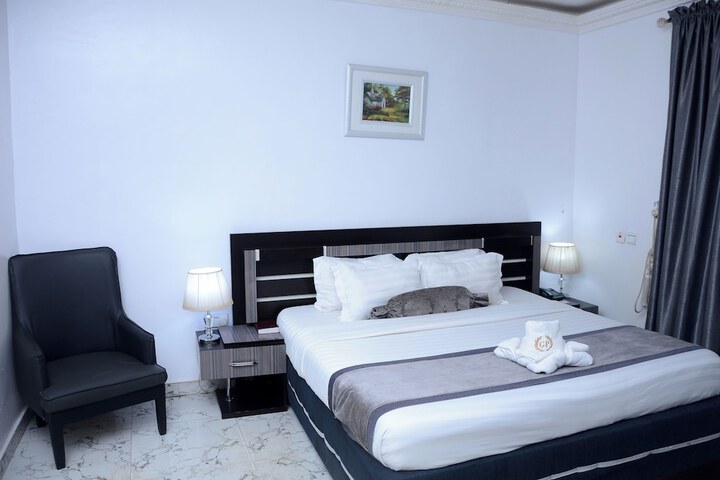 Room 16 of 43