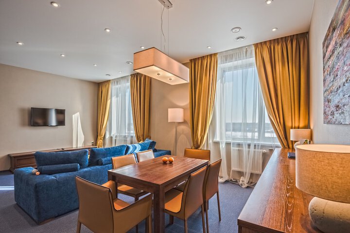 Room 12 of 34