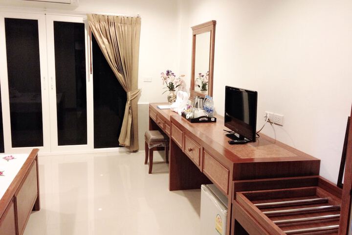 Room 33 of 147