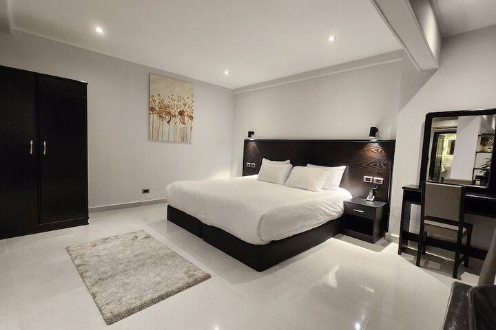 Room 42 of 107