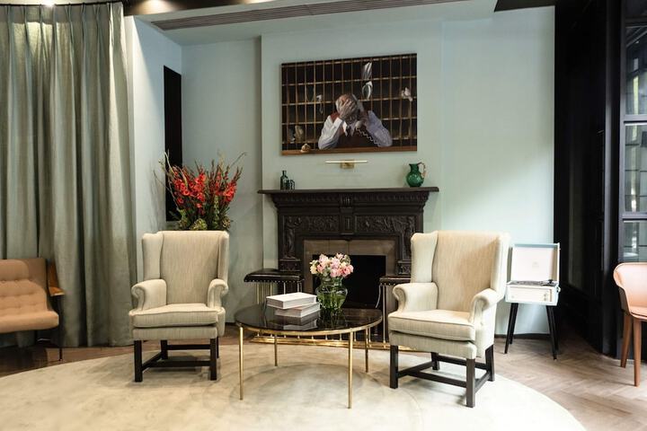 Guest Lobby