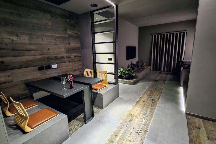 Room 48 of 64