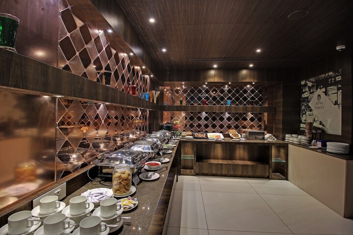 Dining 46 of 67