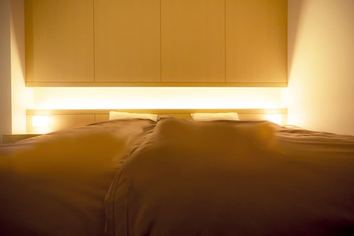 Room 11 of 100