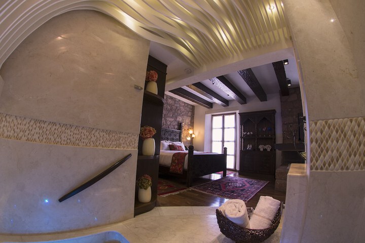 Room 51 of 166
