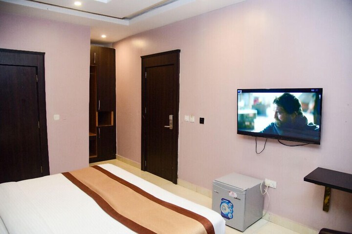 Room 14 of 78