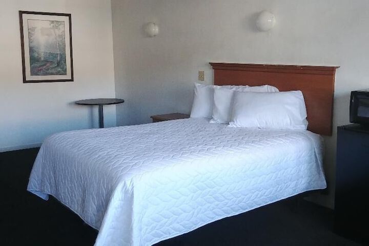 Room 16 of 32
