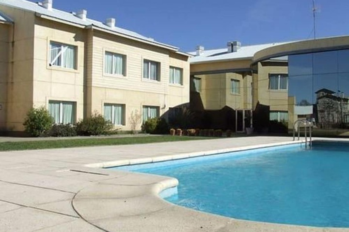 Hotel Pool