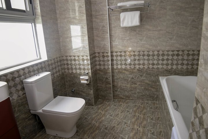 Room 65 of 230