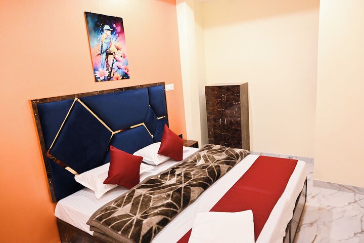 Room 3 of 7