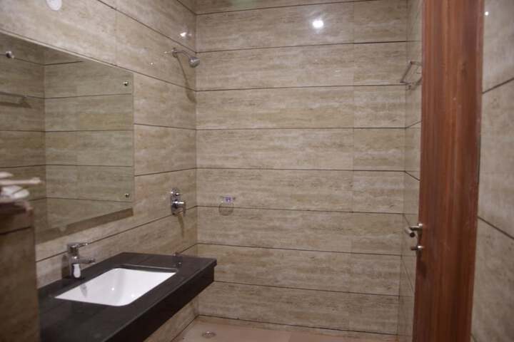 Room 14 of 35