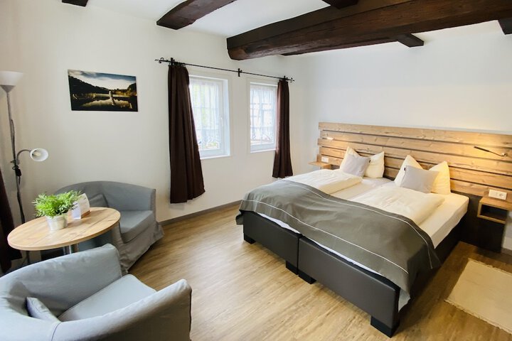 Room 7 of 65