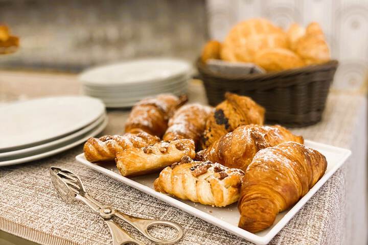 Breakfast/Coffee Service 25 of 29
