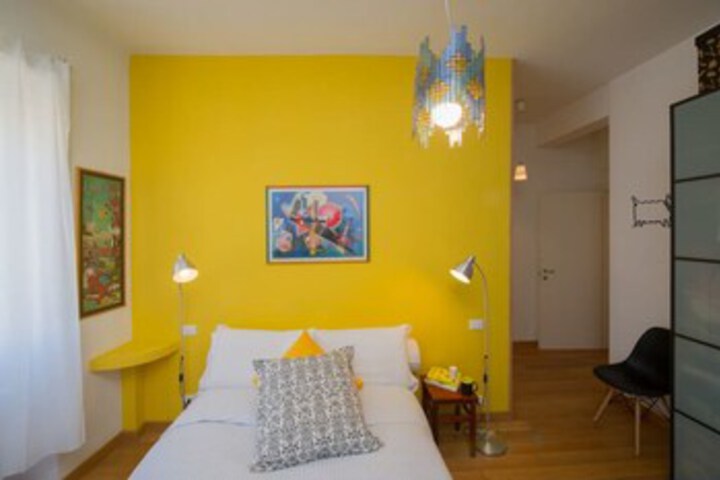 Room 12 of 25