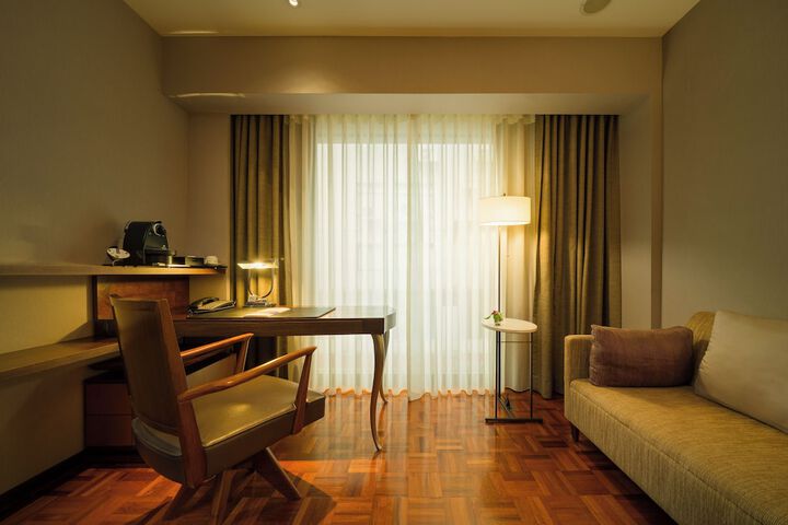 Room 15 of 104