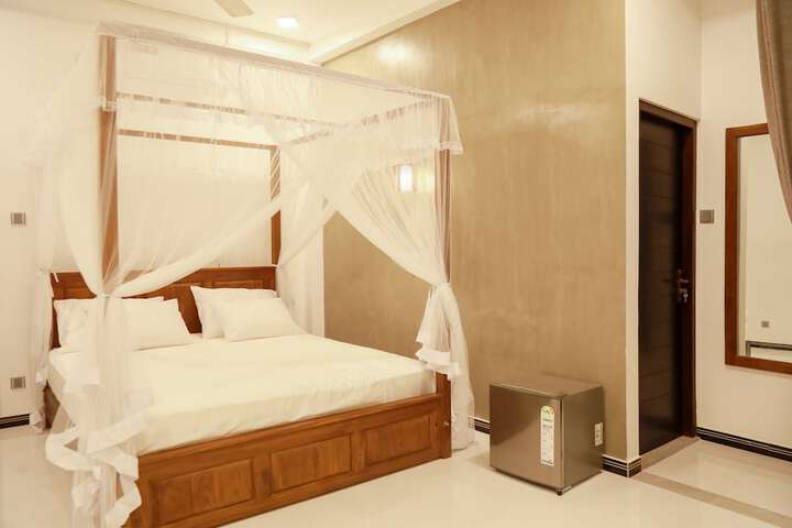Room 3 of 41