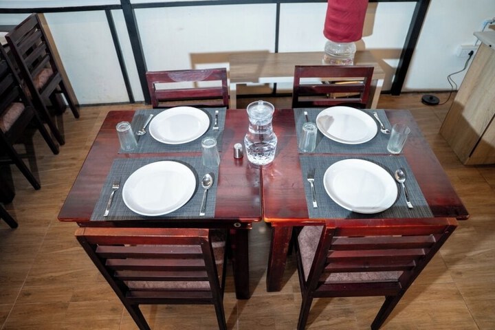 Dining 25 of 37