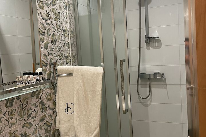 Room 29 of 37