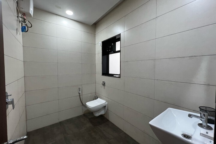 Room 42 of 62