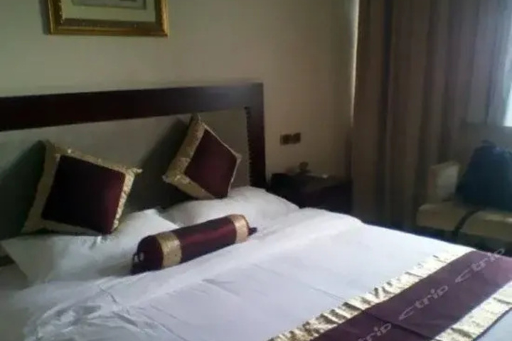 Room 5 of 13