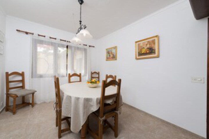 Room 10 of 49