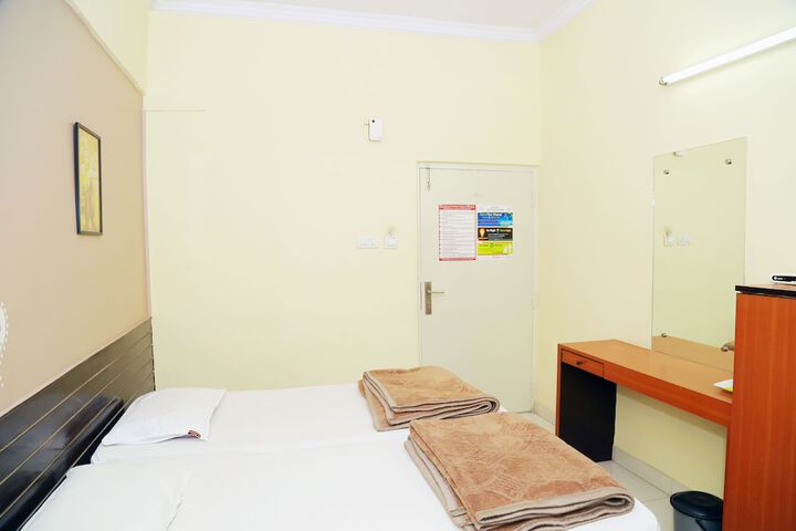Room 7 of 28