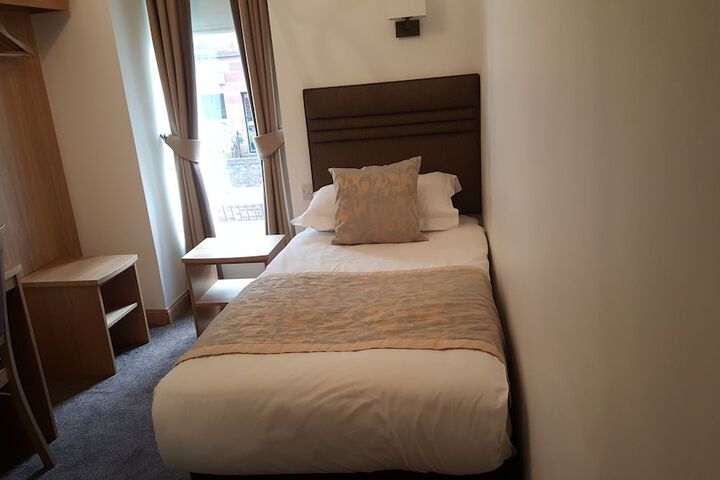 Room 25 of 79