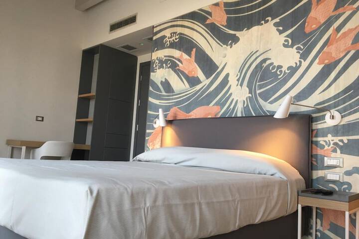 Room 16 of 90